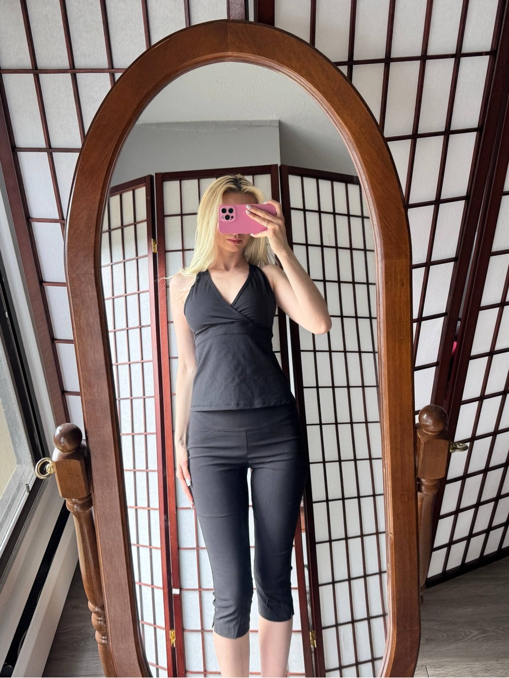 Capris - Picture 2 of 7